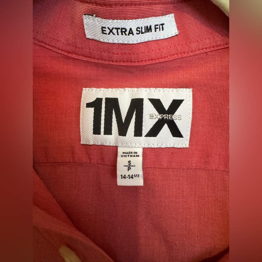 1MX Express Women's Red Button-Down Shirt - Picture 4 of 4